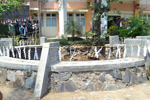 Tempat skripsi gagal dibuang. Pantas berhantu