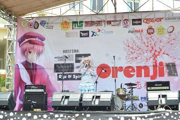 Penampilan salah satu peserta Song Cover