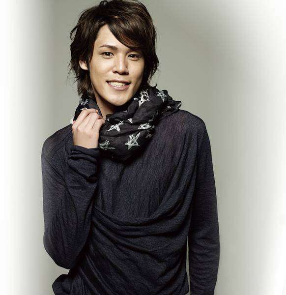 Mamoru-Miyano-miyano-mamoru-fanclub-24777440-582-600