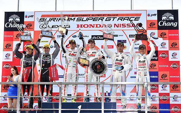 Para pembalap kelas GT300 yang berhasil finish di posisi tiga besar (sumber: supergt.net)