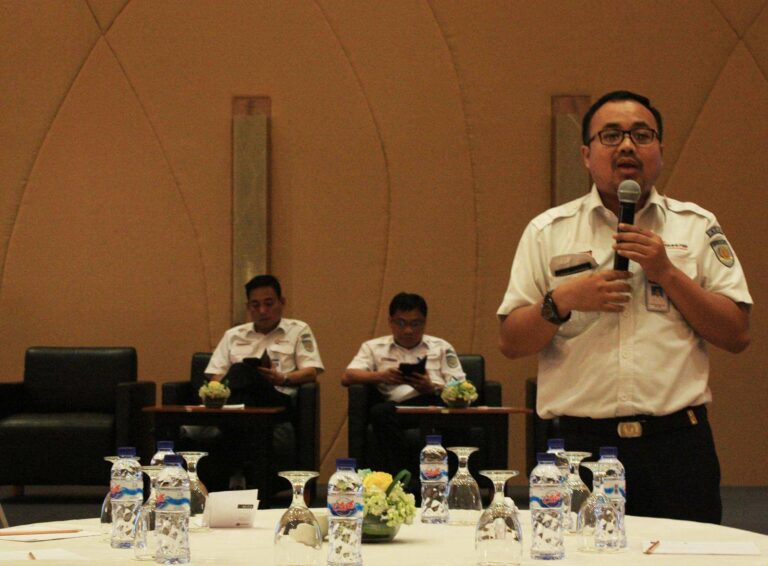 Direktur Operasional PT KCJ, Dwiyana Slamet Riyadi saat sesi tanya jawab.