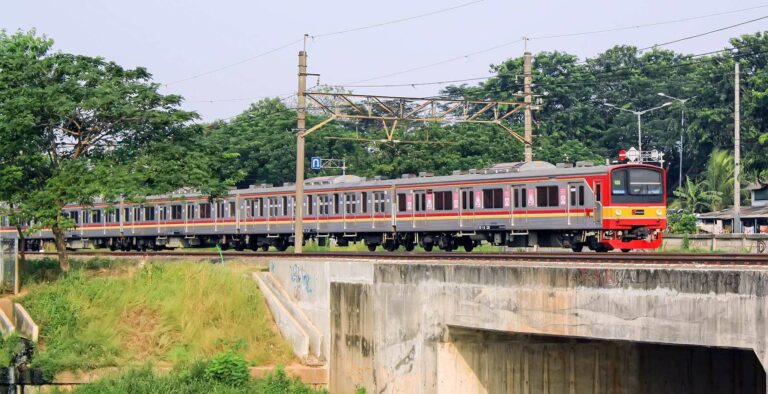 KRL Bekasi-Jakarta Kota (Foto oleh Farouq Adhari)