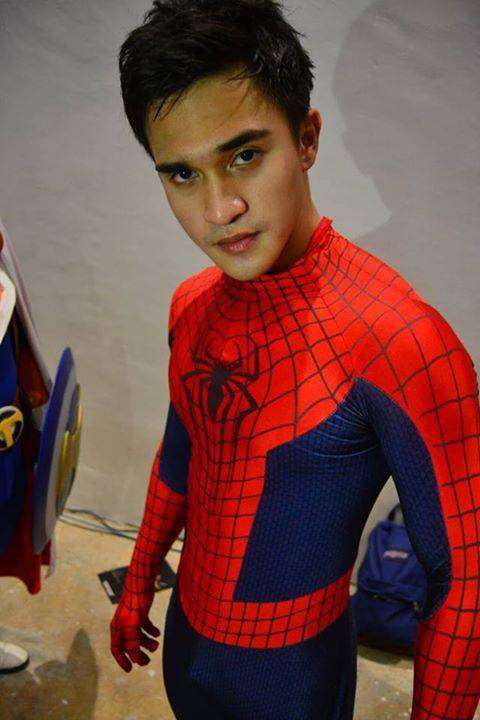 Hayooo. kira-kira ini siapa ya??