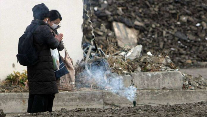 120311064202_japan_tsunami_two_976x549_1_nocredit