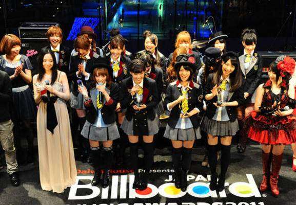 AKB48-Berjaya-di-Billboard-Japan-Music-Awards-2012_articleimage