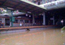 Hujan Deras Ganggu Perjalanan KRL Jabodetabek