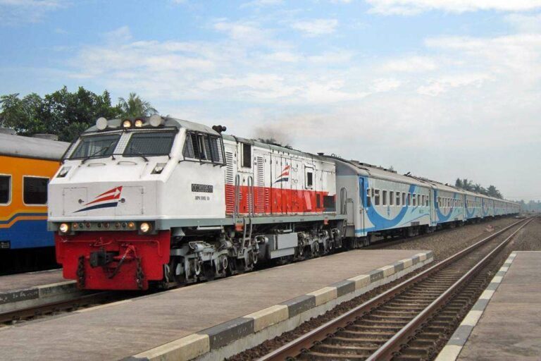 Kereta Api | Foto Oleh: Fasubkanali