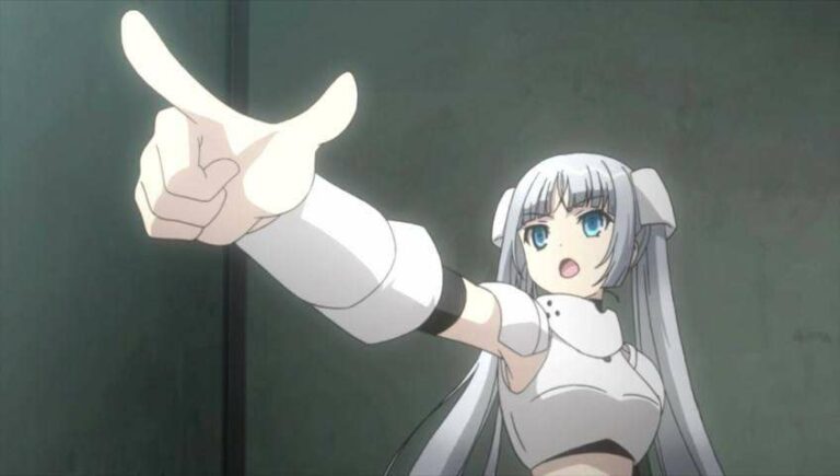 miss-monochrome-2