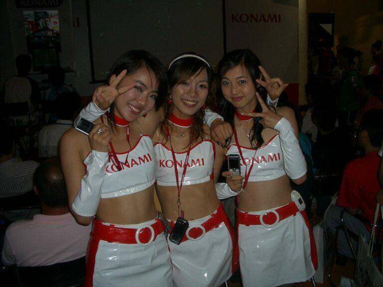 https://commons.wikimedia.org/wiki/File:The_Konami_Girls.jpg