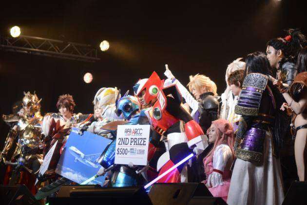 Para juri dan peserta ARCC 2015. | Foto oleh: Yahoo! News Singapore