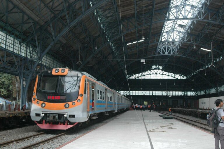 KLB KRL uji coba di stasiun Tanjung Priuk