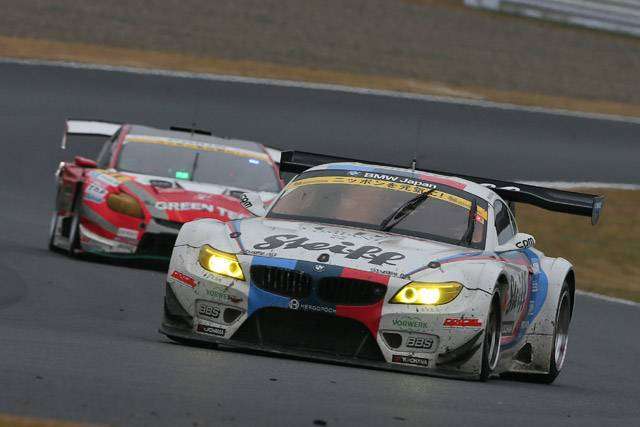 Studie BMW Z4 GT3 #7, peraih posisi ketiga kelas GT300