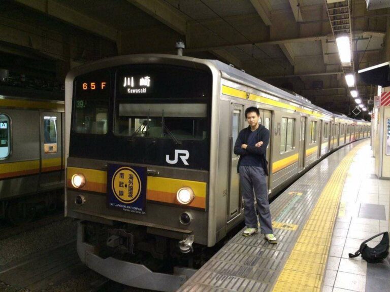 Rekan kami yang tidak melewatkan foto bersama NaHa H39 | Foto: Satou Hiroki