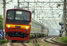 KCJ Operasikan KRL Formasi 12 Kereta di Jalur Bekasi