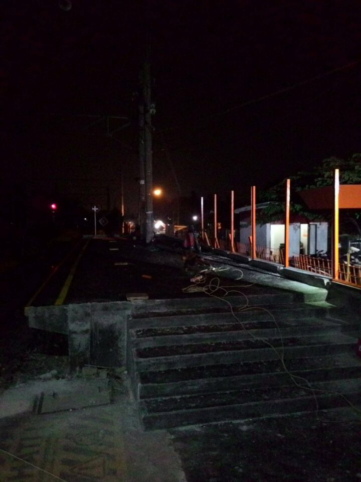 Peron baru di sisi Utara stasiun Citayam yang sudah rampung, untuk mengakomodasi perjalanan KRL formasi 12 kereta