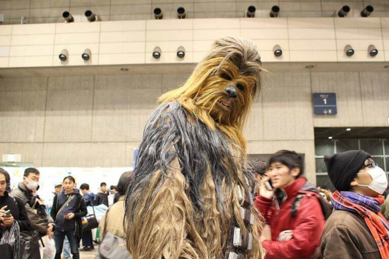 Ada juga yang hadir sambil bercosplay loh!