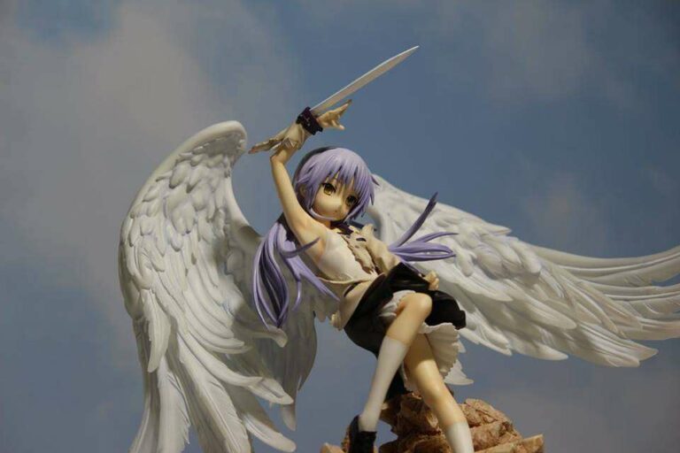 "Kau bidadari, jatuh dari surga, dihadapanku.."