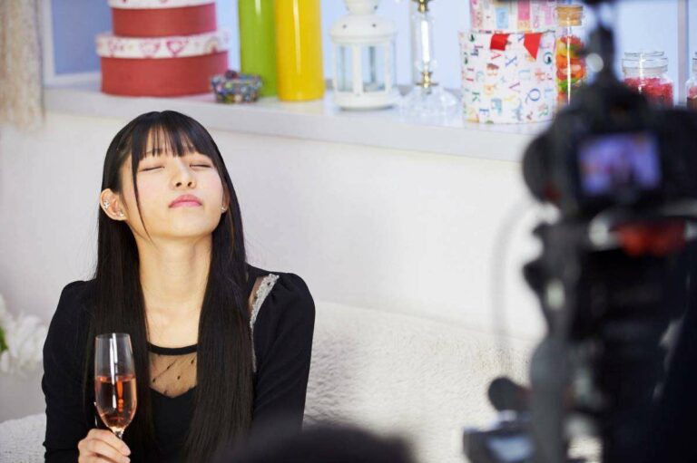 Hitomi Noda READY TO KISS Wine-1