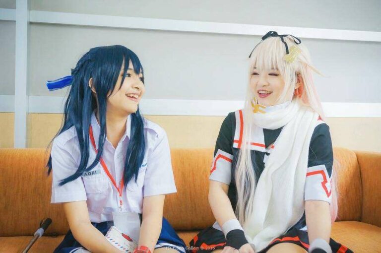 Misa & Si Kaori saat tengah berlangsungnya wawancara.