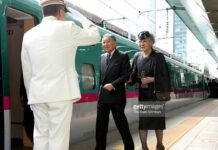 Kaisar Jepang Kunjungi Fukushima Dengan Shinkansen