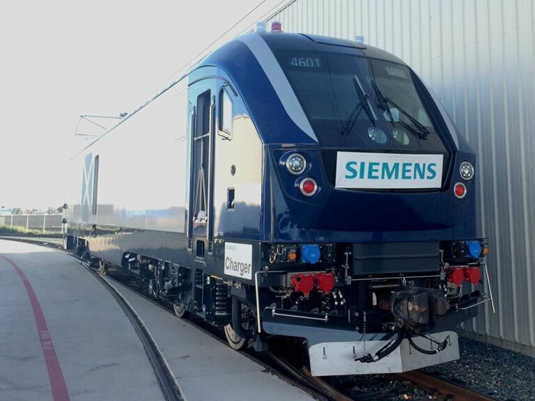 tn_siemens-charger-loco-scaramento-factory