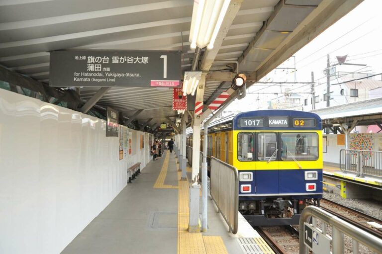 Bagian muka KRL 1017F | Foto: Adeliae-san