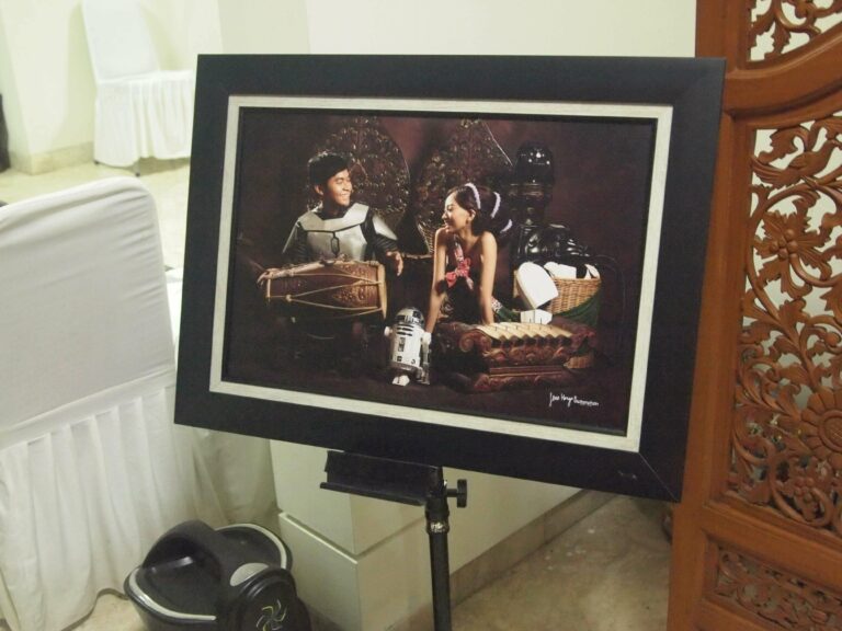 Meskipun suka Star Wars tapi suka juga dengan kesenian lokal