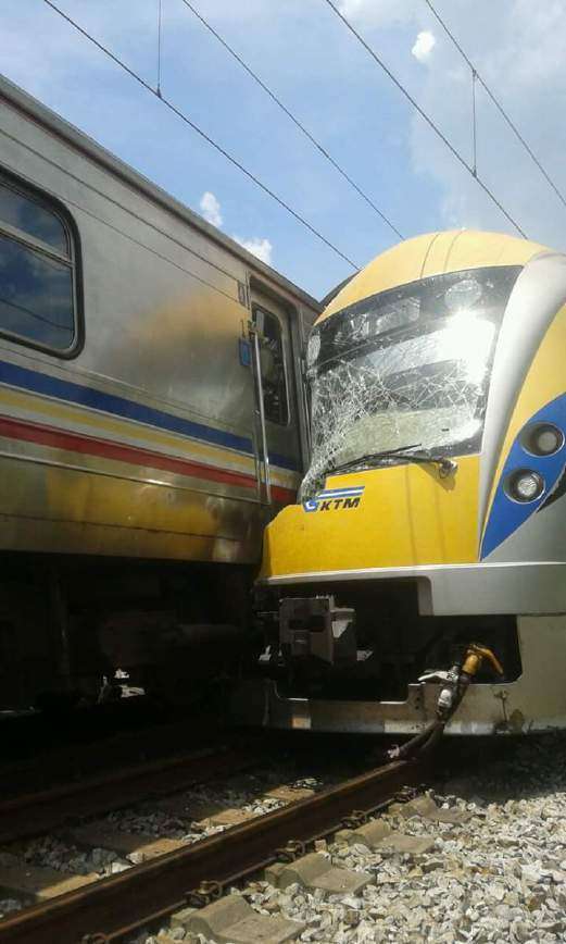 Kabin KRL ETS 9402 yang rusak parah | sumber: nst.com.my