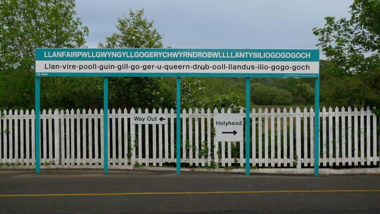 'Nama lengkap' Stasiun KA tersebut beserta cara pengucapannya | Sumber: Heritage Railway Magazine (Facebook)