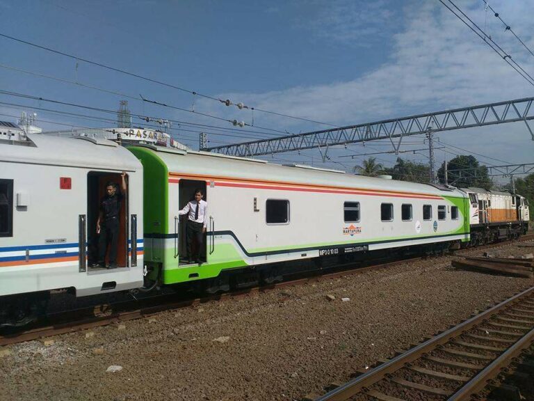 Kereta makan berpembangkit kedinasan milik Kemenhub, Martapura | Foto: Andi Ardiansyah