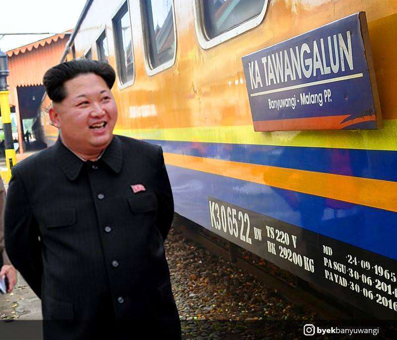 Kim Jong-un berpose disebelah papan nama KA Tawang Alun| Sumber: Byek Banyuwangi (Facebook)