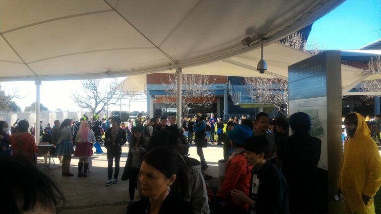 Hiruk pikuk di pintu masuk Rosehill Gardens