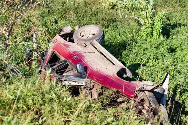 Mobil naas yang tertabrak KA | Foto: Terry Harris