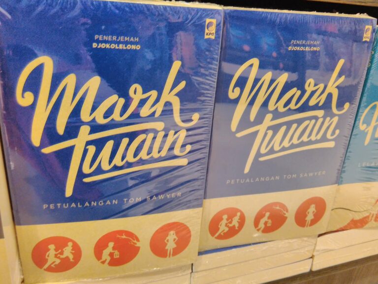 Novel Petualangan Tom Sawyer karya Mark Twain terbitan Penerbit KPG | Foto: Rafly Nugroho