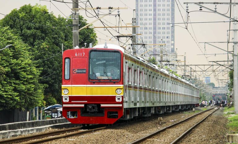KRL eks-Tokyo Metro seri 6000, 6117F | Foto: Farouq Adhari
