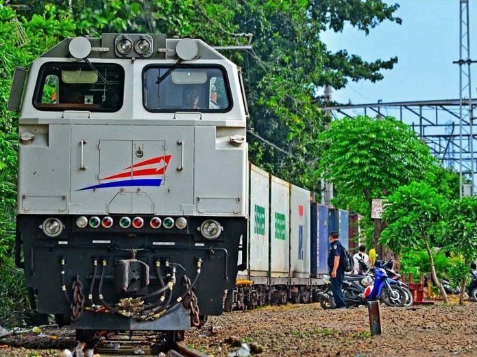 1507698_591515424274349_894612278_n