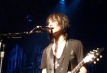 Michiyuki Kawashima Sang Vokalis Boom-Boom Satellites