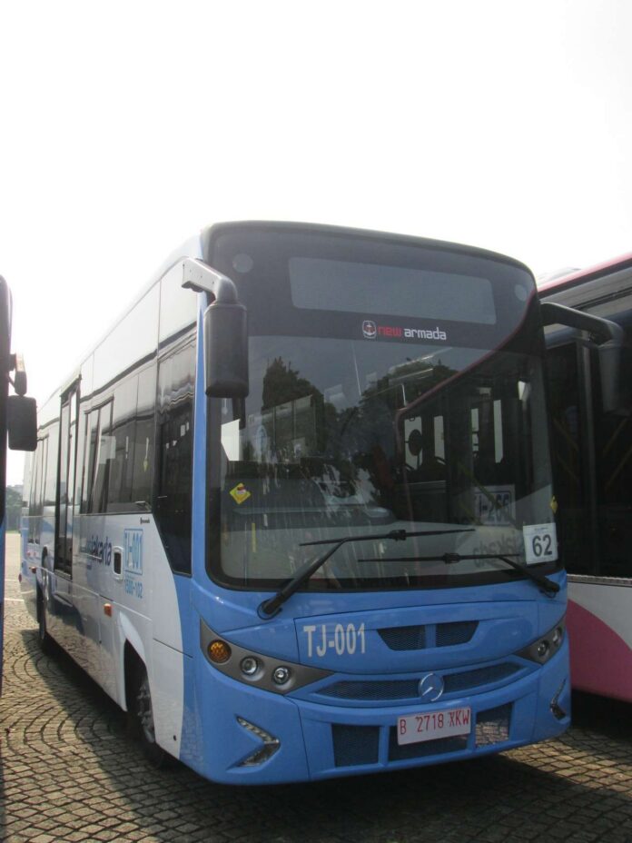 kaori-nusantara-launching-new-transjakarta-buses-ahok-05