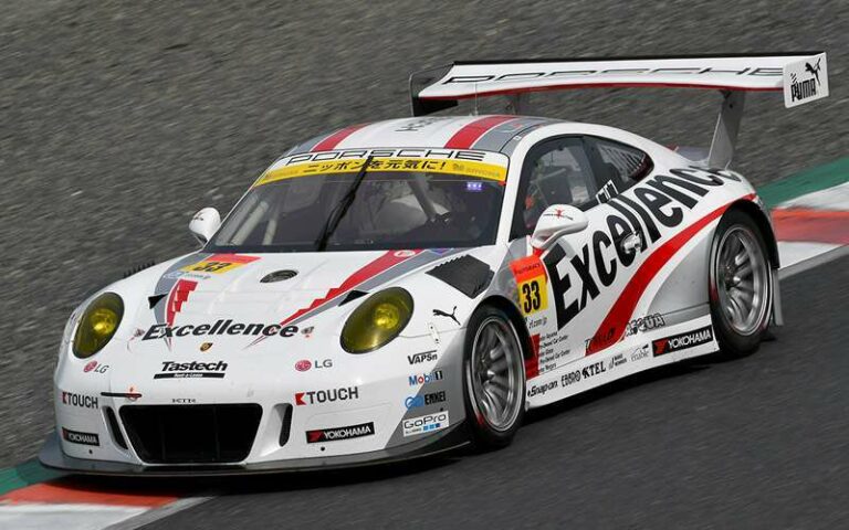 Excellence Porsche #33 (sumber: supergt.net)