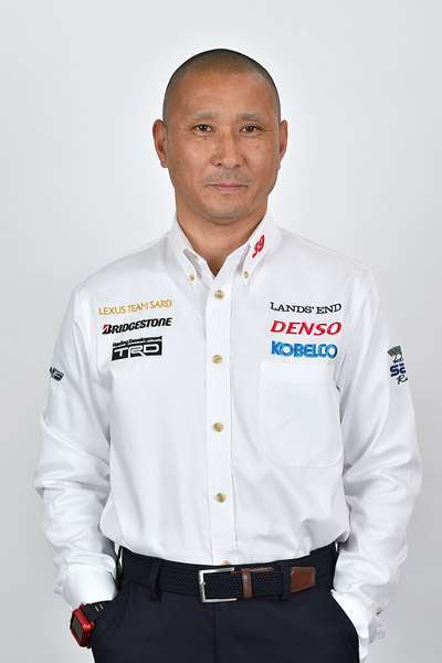 Hideki Noda, mantan pembalap F1 yang menjabat sebagai race director Lexus Team Sard, tim balap Heikki Kovalainen dan Kohei Hirate (sumber gambar: supergt.net)