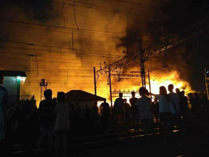 WhatsApp Image 2017-01-05 at 21.44.12 Pemukiman Dekat Stasiun Jakarta Kota Terbakar