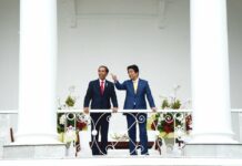 Presiden RI Joko Widodo bersama dengan PM Jepang Shinzo Abe | Sumber: setkab.go.id
