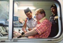 Sultan Johor Menjadi Masinis