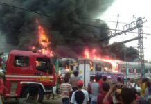 KA Walahar Ekspres Ditabrak Mobil, Perjalanan KA Pasar Senen – Jatinegara Lumpuh