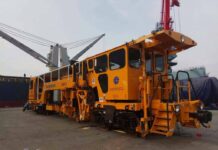 Kedatangan sarana mekanik Harsco Mark VI di pelabuhan | Foto: Bekti