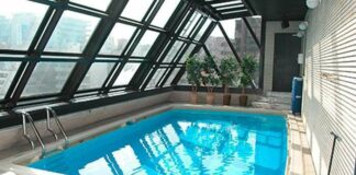 kolam renang 'legendaris'