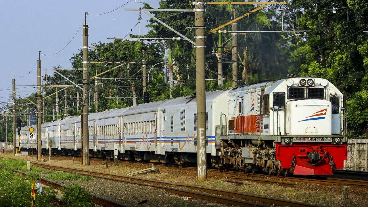 Ilustrasi KA Lokal hari kemerdekaan