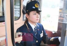 Masinis Cantik Ini Awali Debutnya di Jalur yang Pernah Terdampak Tsunami!