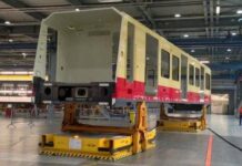 Stadler Mulai Produksi Kereta S-Bahn Generasi Terbaru Rangka dari kereta S-Bahn yang sudah dicat | Sumber: Rail Journal