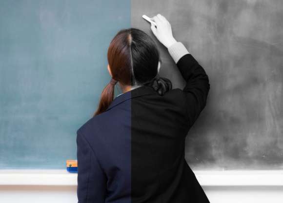 Siswi Osaka Berambut Coklat